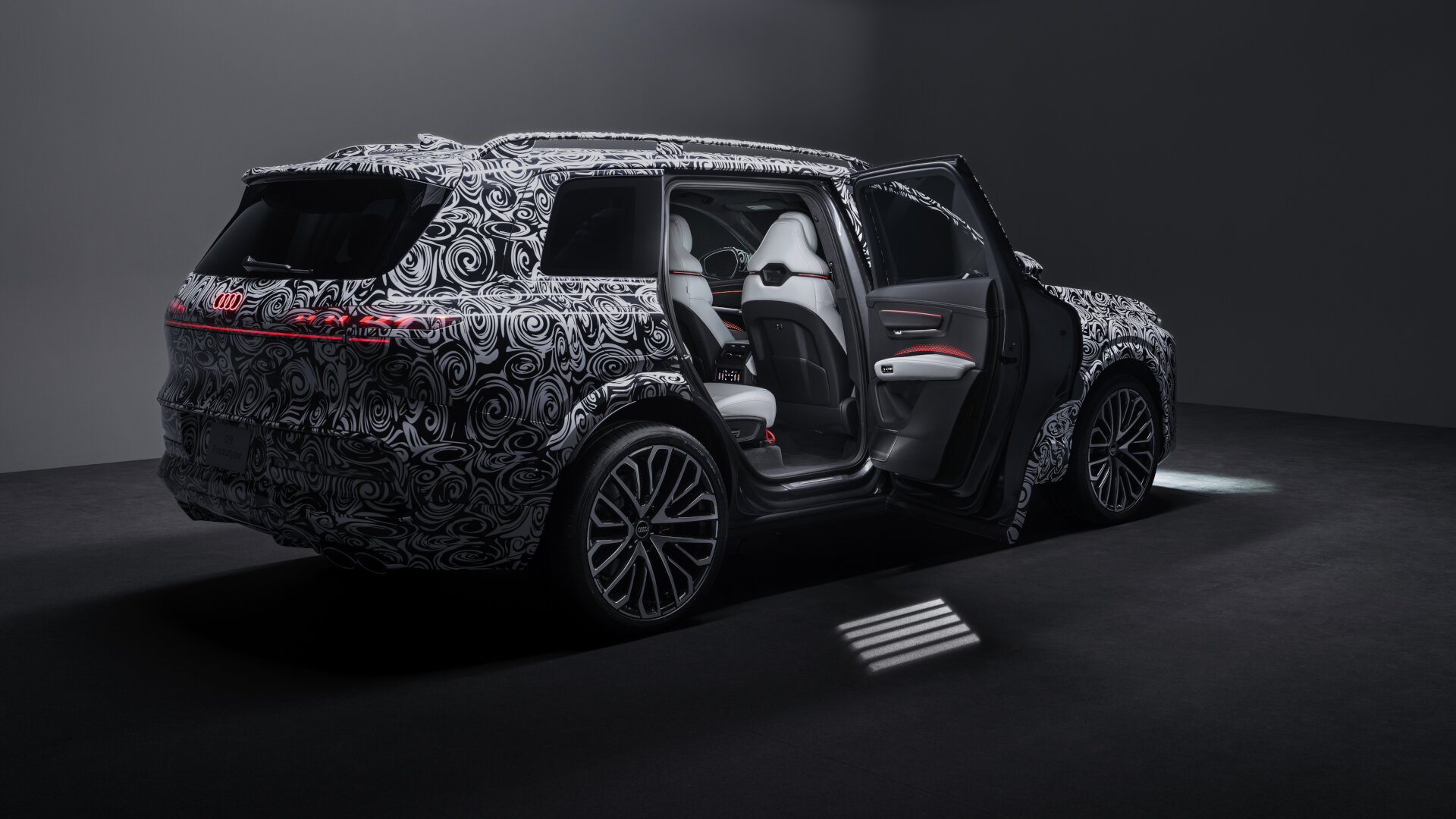 Audi Q9 interior (1)