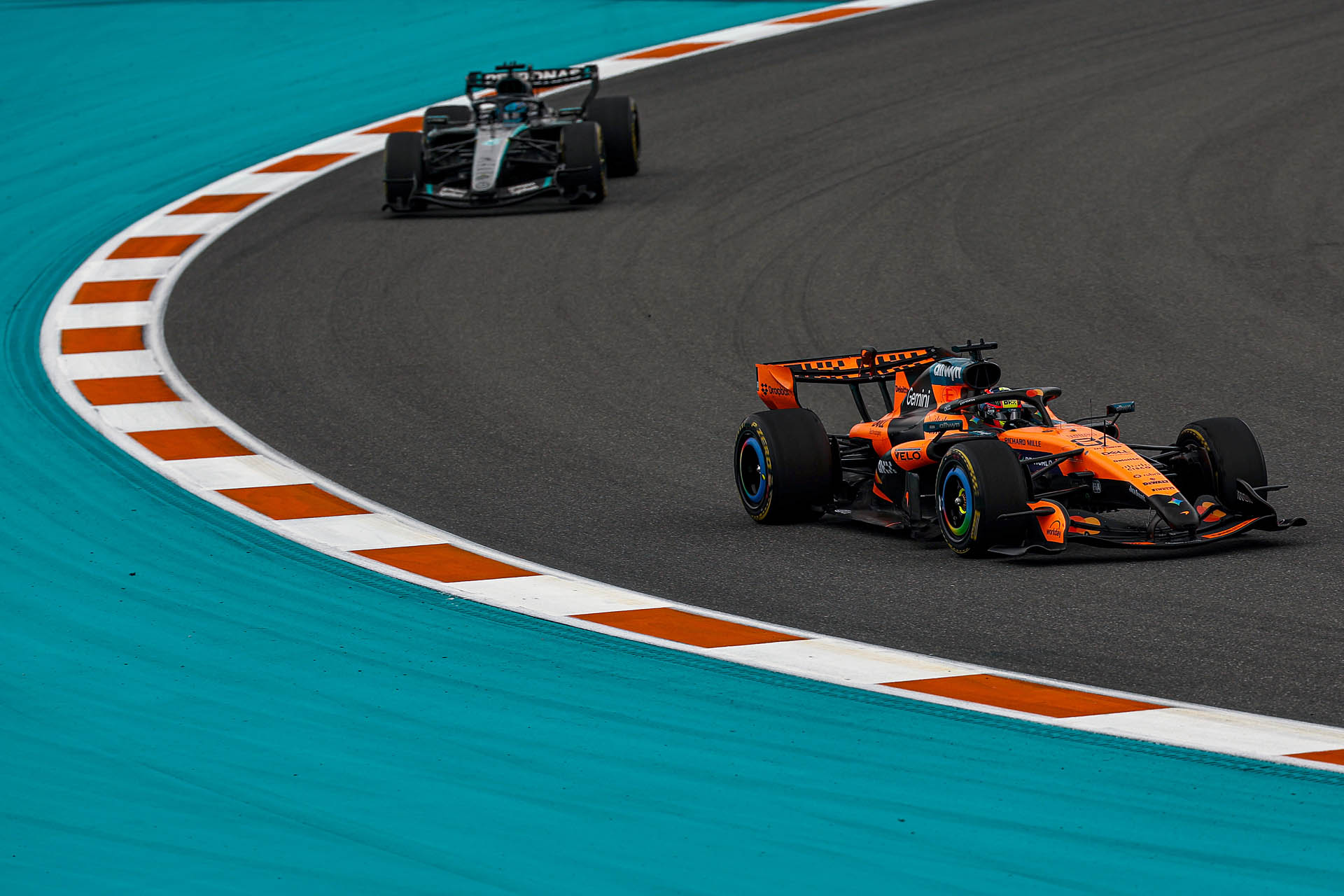 F1 Oscar Piastri (McLaren) & George Russell (Mercedes) F1 Oscar Piastri (McLaren) & George Russell (Mercedes)