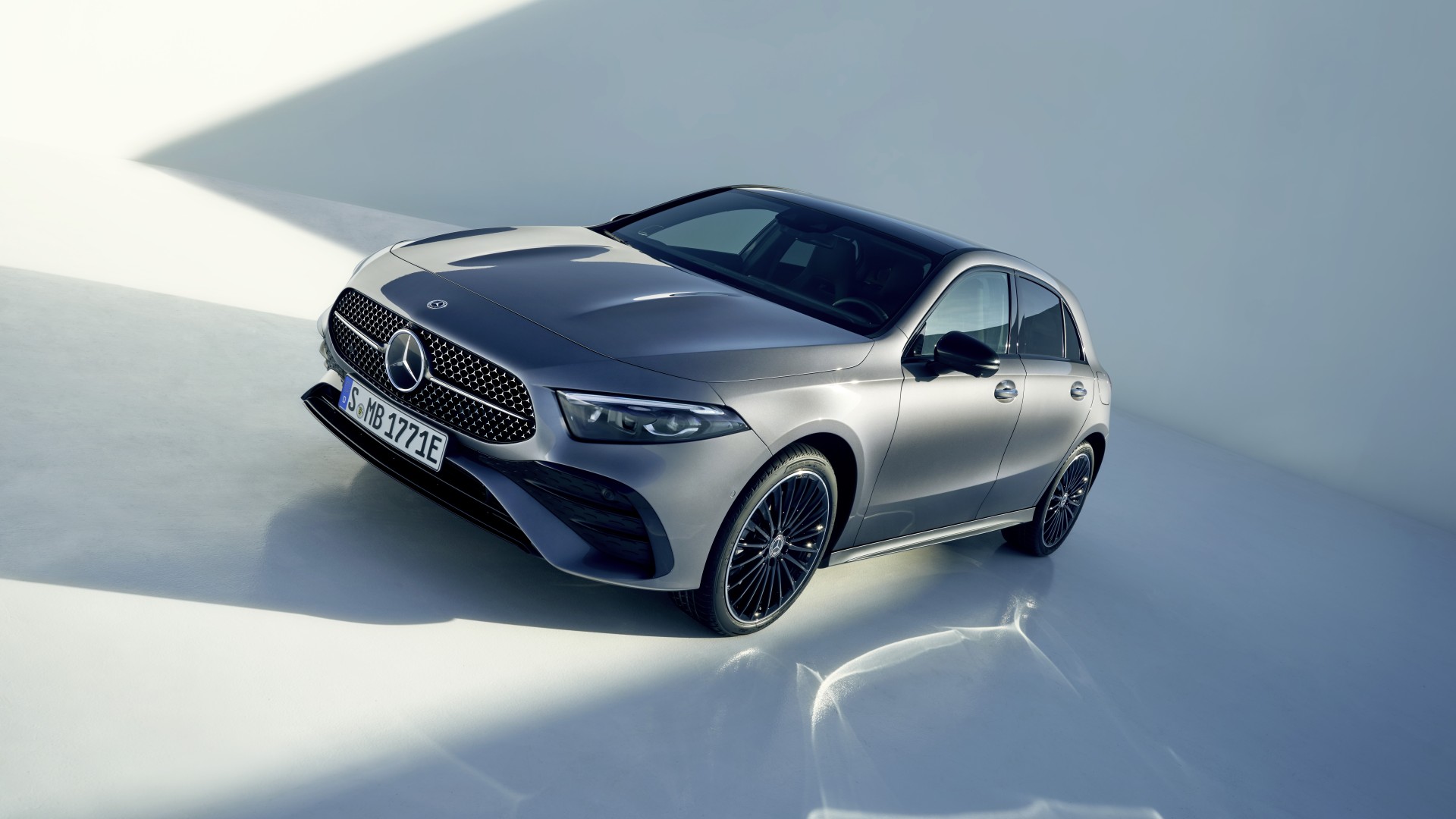 Mercedes-Benz A-Class: Το εισιτήριο για τα «αστέρια»