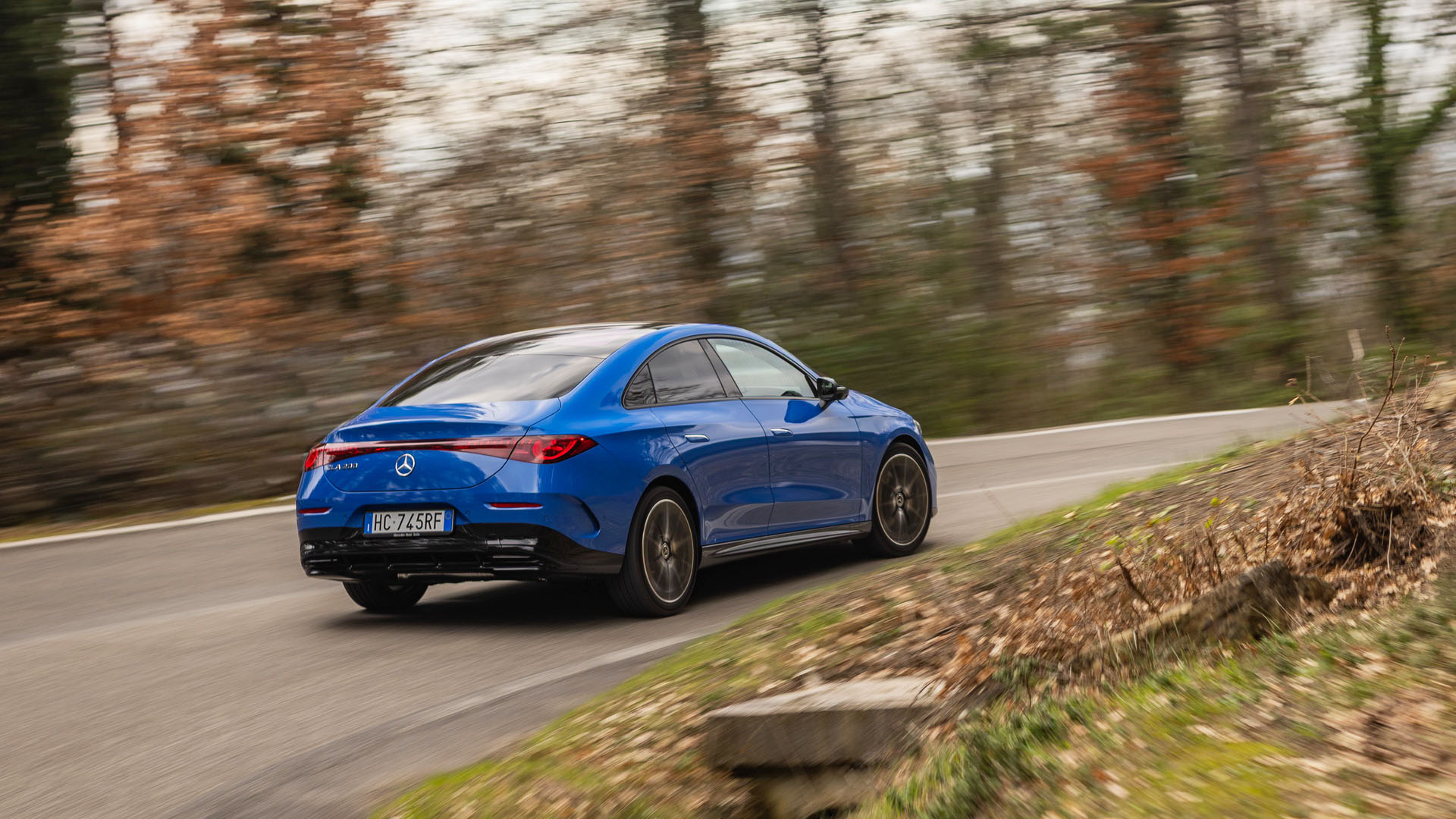 Mercedes Benz CLA200 Hybrid (12) - Πίσω στροφή