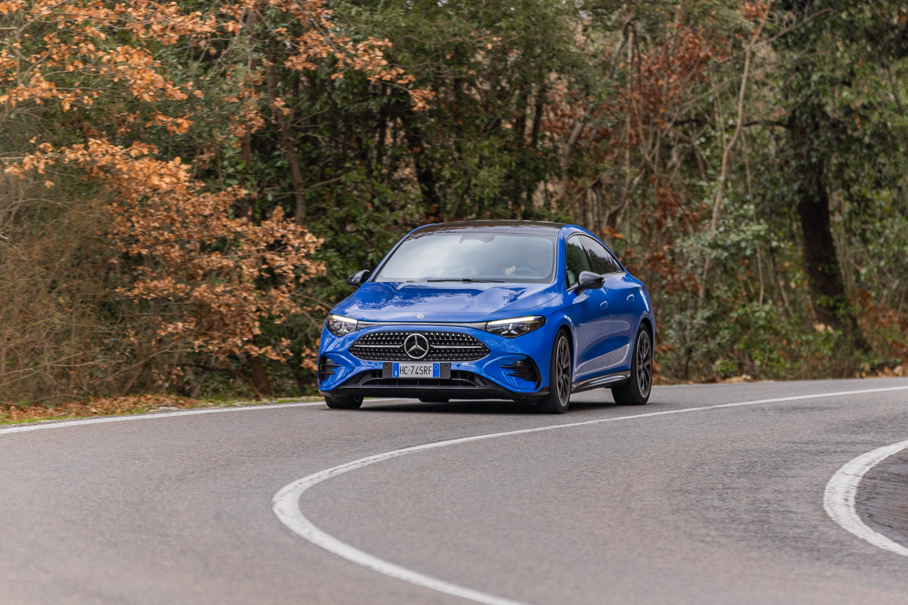 Mercedes Benz CLA200 Hybrid (20) - Εμπρός στροφή