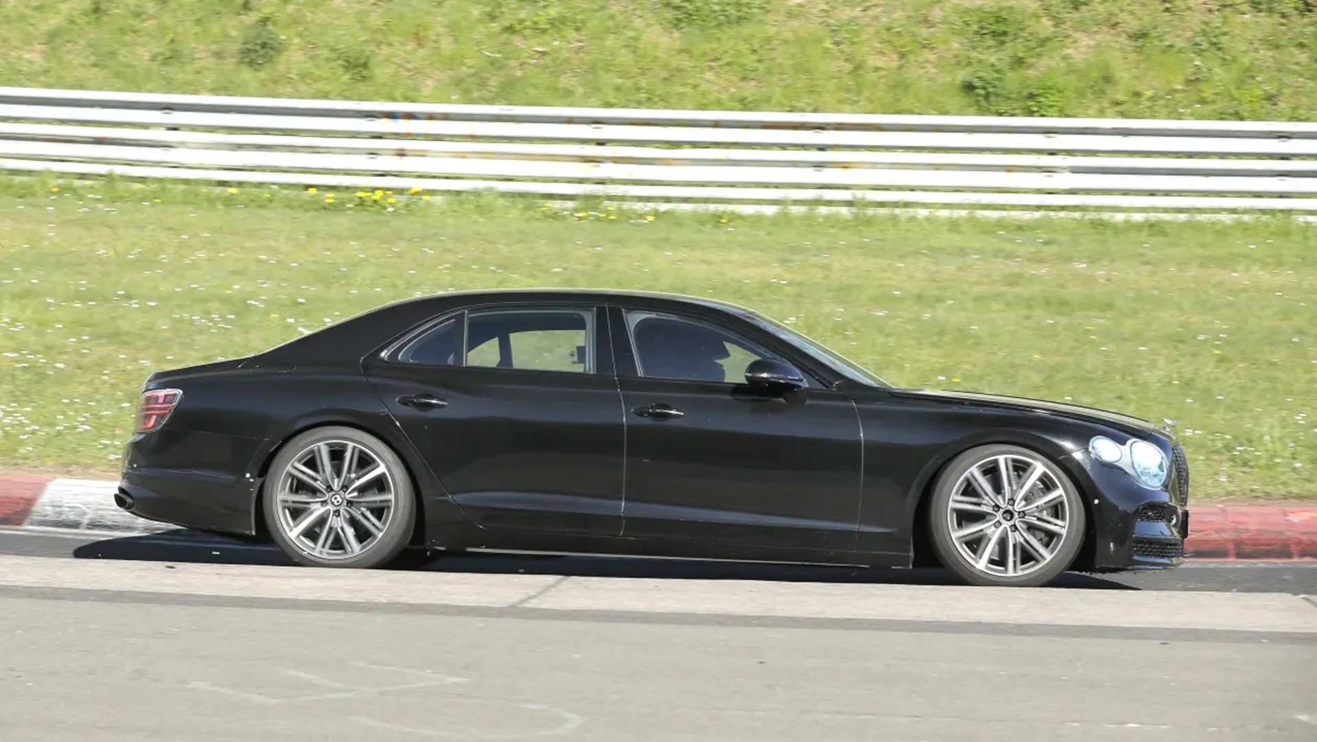 New Bentley Flying Spur facelift 002