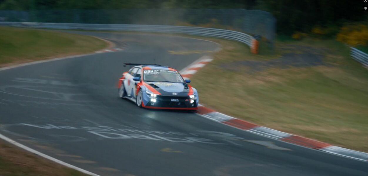 Robert Wickens Hyundai Elantra 2025 24h of Nurburgring (4)