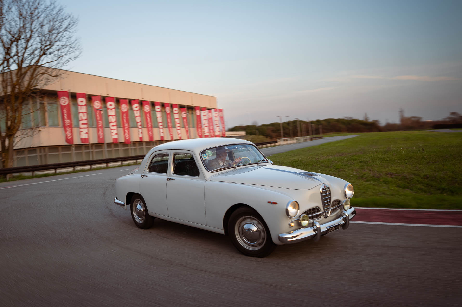 Test drive at Museo Storico Alfa Romeo track(4) Test drive at Museo Storico Alfa Romeo track(4)