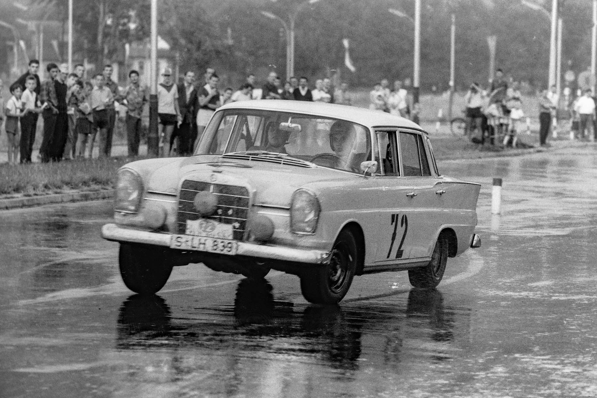 Dieter Glemser (Mercedes Benz 220 SE) Poland Rally 1963 Dieter Glemser (Mercedes Benz 220 SE) Poland Rally 1963