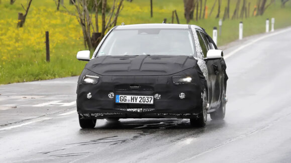 Hyundai i20 spy shots (3)