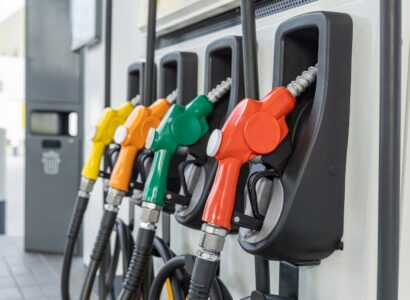 Ν. Παπαγεωργίου για τις τιμές των καυσίμων: «Έχουμε μια επιβάρυνση από 6 έως 14 λεπτά το λίτρο στην αμόλυβδη, το πετρέλαιο παραμένει κοντά στα 80 δολάρια»
