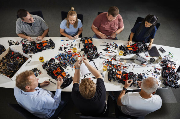 LEGO Technic Koenigsegg Sadair’s Spear (1)