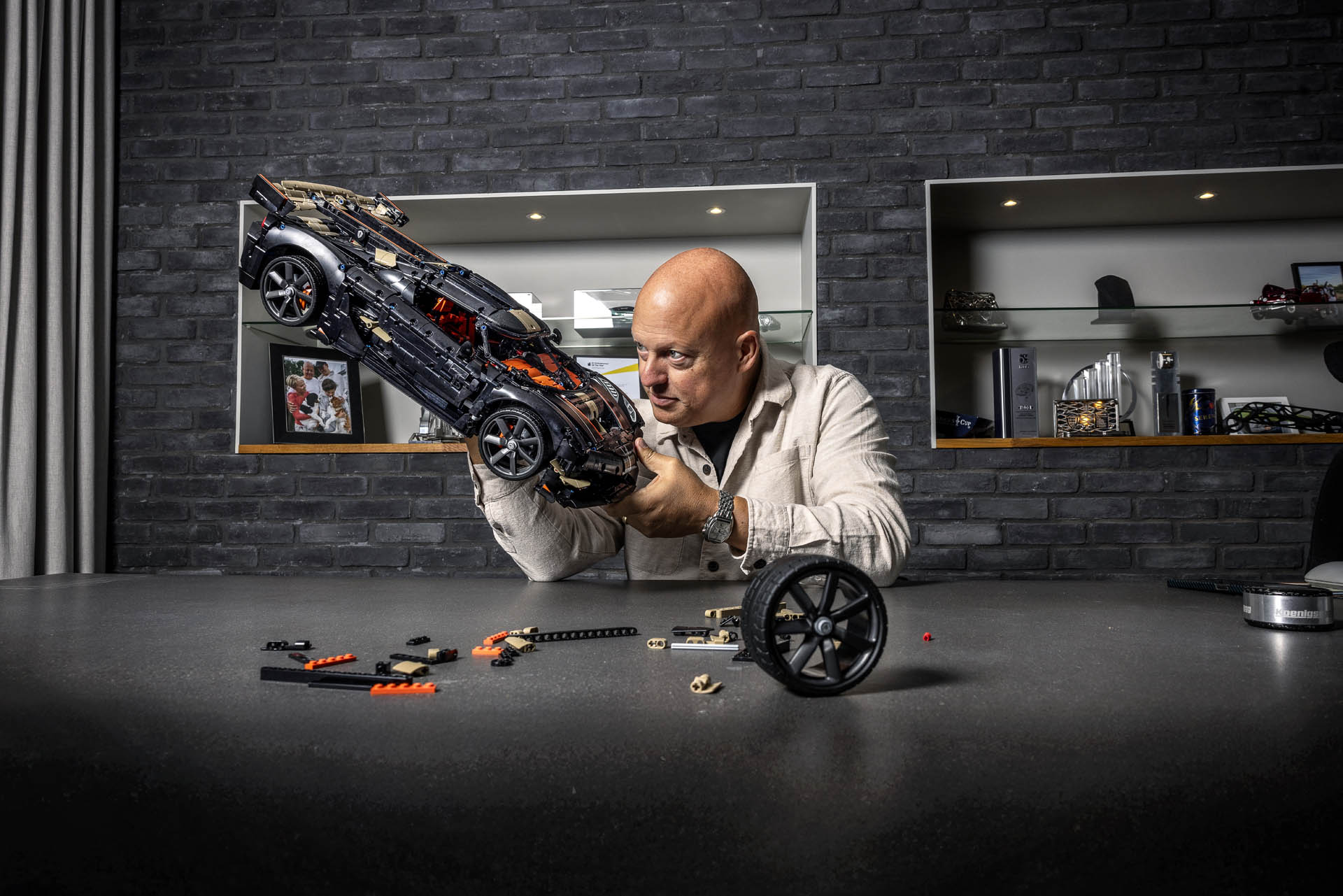 LEGO Technic Koenigsegg Sadair’s Spear (15) LEGO Technic Koenigsegg Sadair’s Spear (15)
