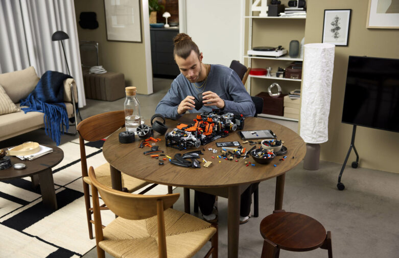 LEGO Technic Koenigsegg Sadair’s Spear (17)
