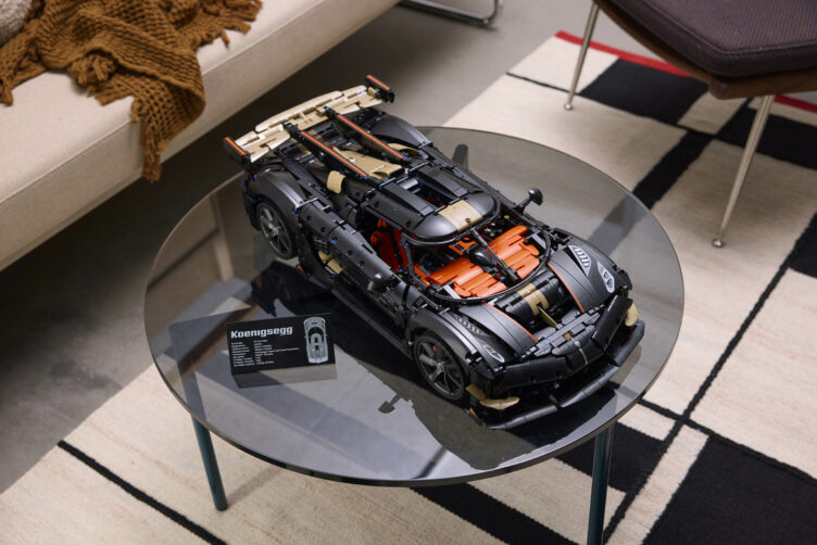 LEGO Technic Koenigsegg Sadair’s Spear (21)