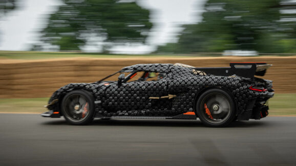 LEGO Technic Koenigsegg Sadair’s Spear (43)