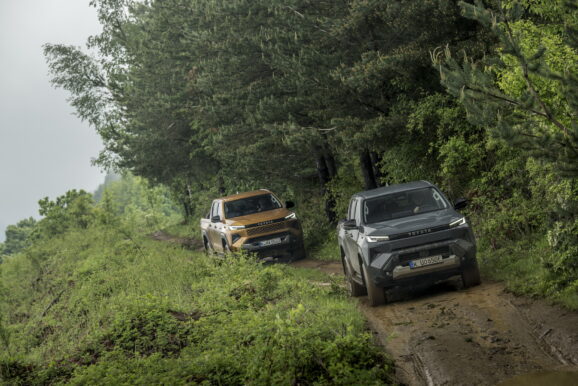 TOYOTA HILUX (29)