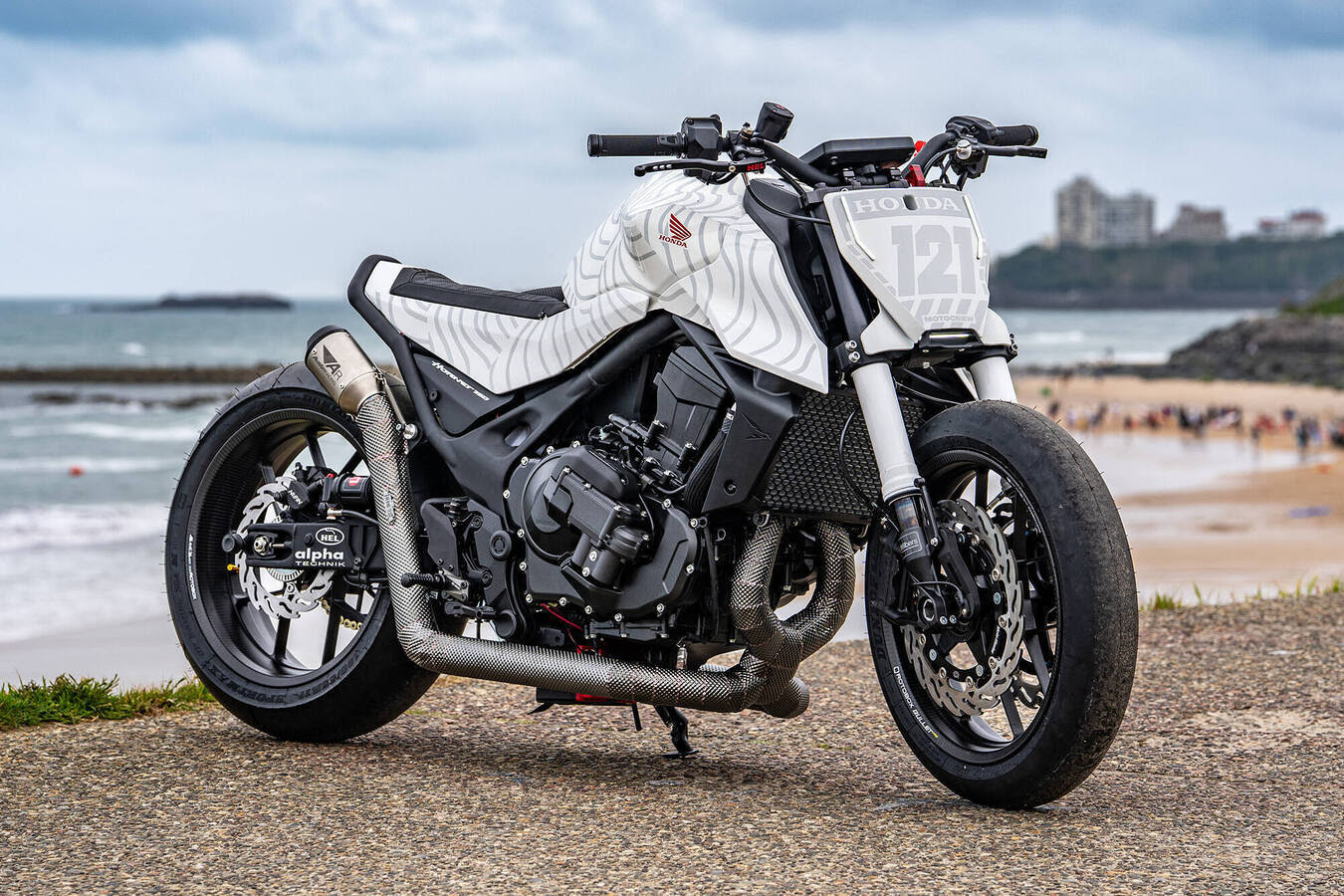 White Venom – Honda Germany x Motocrew White Venom – Honda Germany x Motocrew