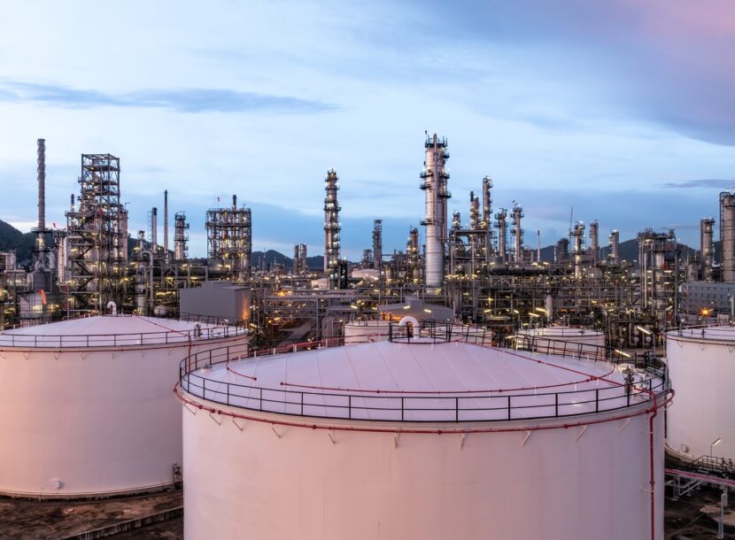envato aerial view oil and gas refinery plant at night g 2026 01 09 12 57 31 utc