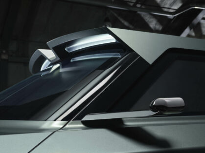 Aston Martin Dreadnought (11)