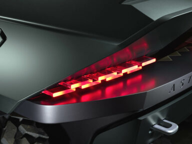 Aston Martin Dreadnought (7)