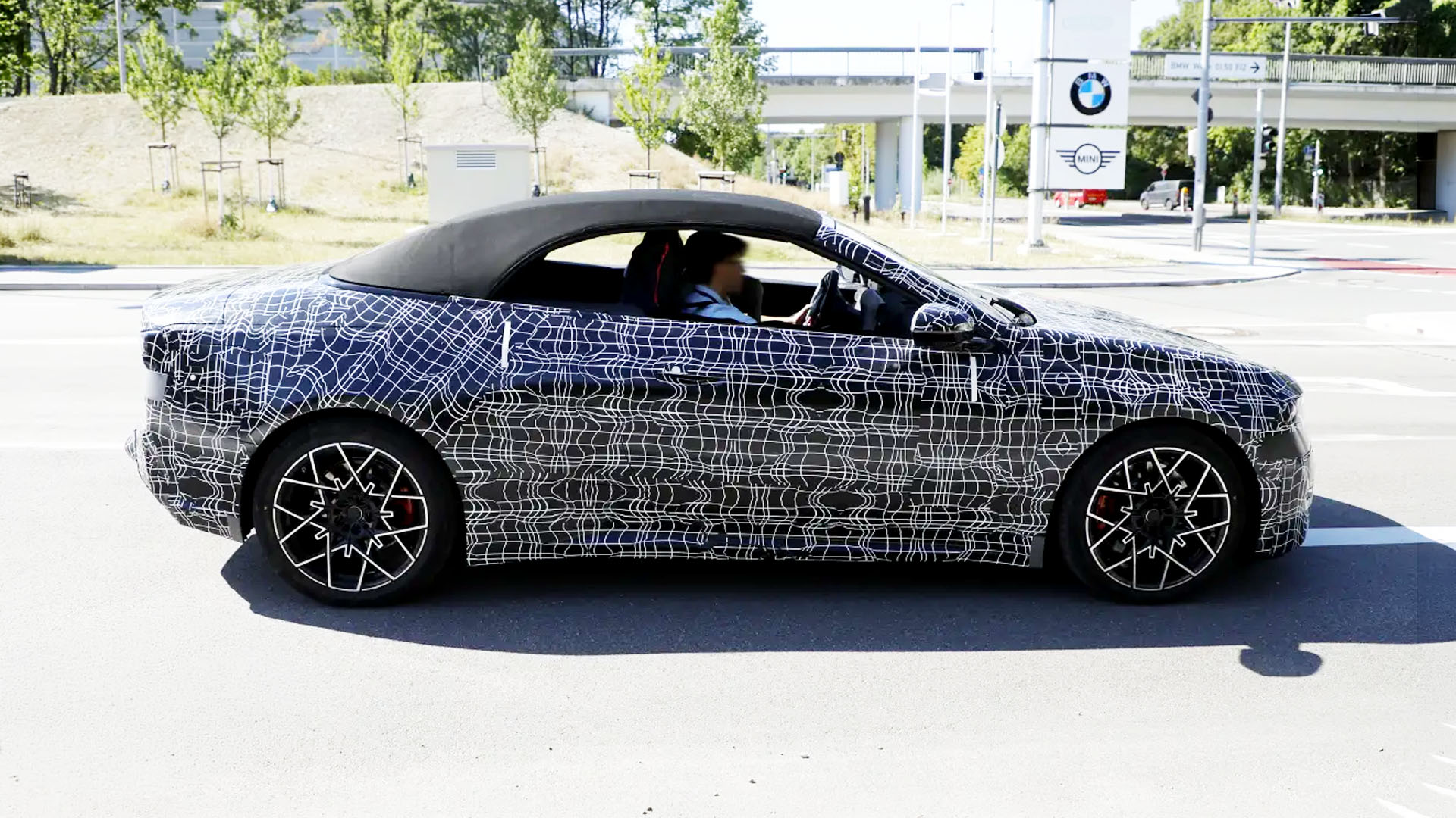 BMW i4 Cabriolet spy shots side profile BMW i4 Cabriolet spy shots side profile
