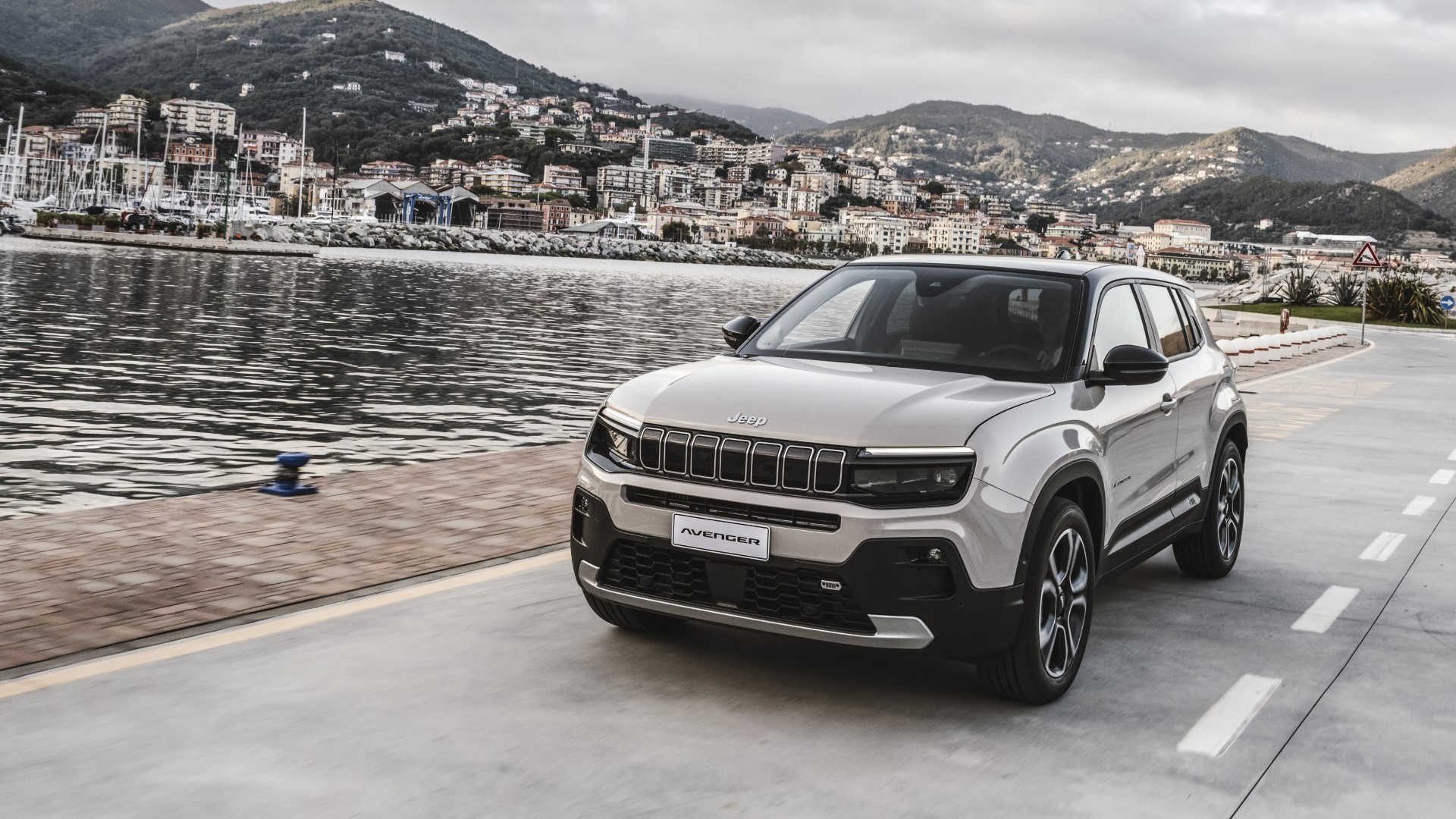 Jeep Avenger e-Hybrid: Με όφελος έως 2.500 ευρώ και 8ετή εργοστασιακή εγγύηση