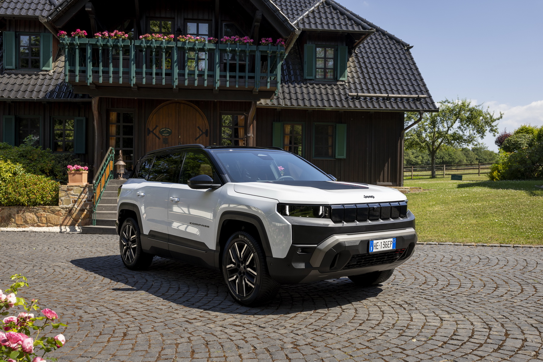 Jeep Compass 4xe (12)