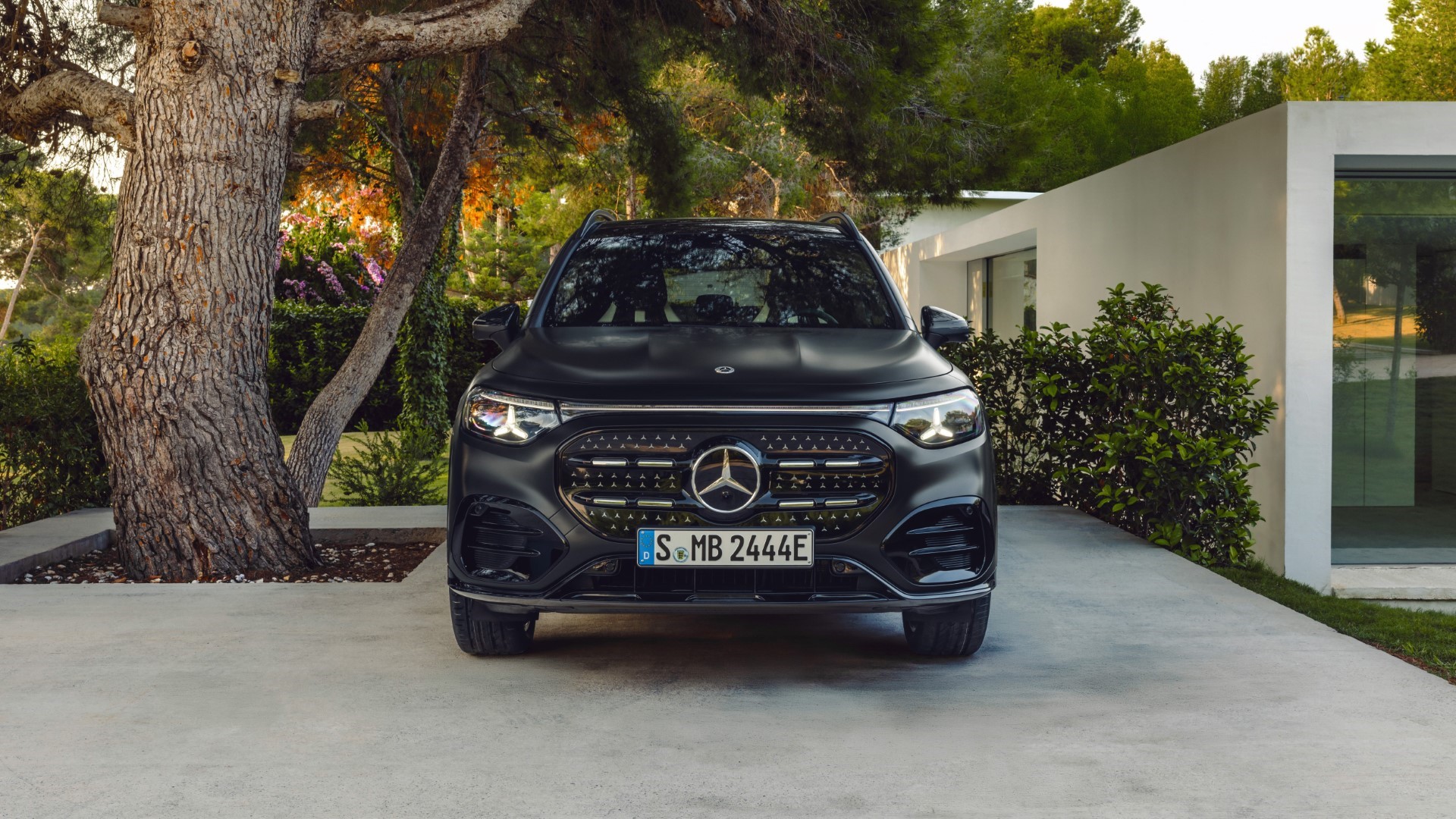 Mercedes Benz GLB new 5 Η νέα Mercedes-Benz EQB διαθέσιμη στην ελληνική αγορά