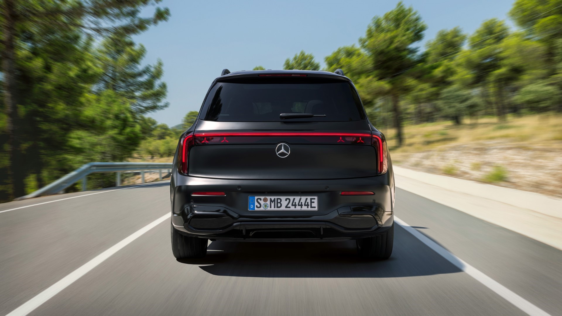 Mercedes Benz GLB new 6 Η νέα Mercedes-Benz EQB διαθέσιμη στην ελληνική αγορά