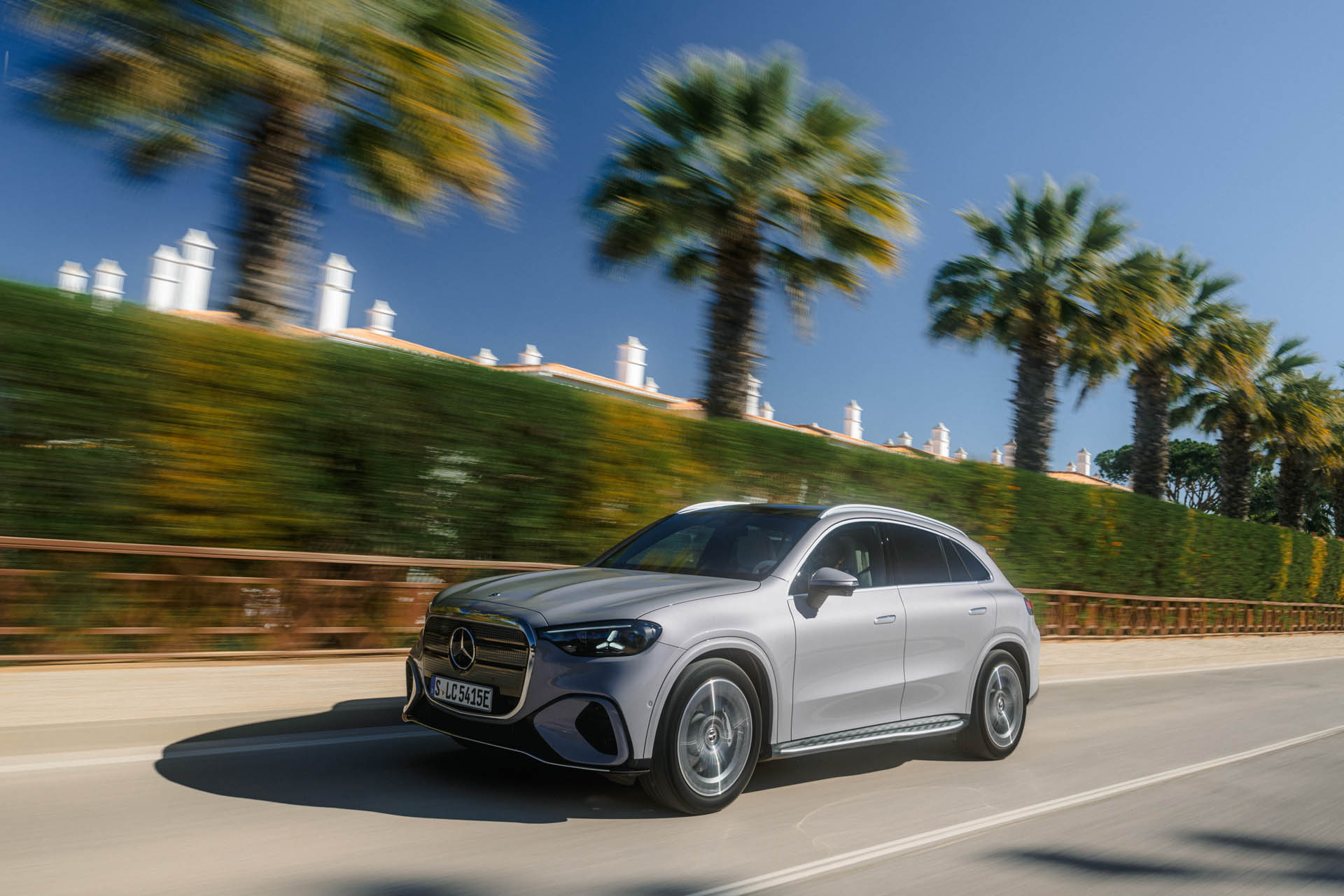 Mercedes Benz GLC 400 4MATIC with EQ Technology (16) Mercedes Benz GLC 400 4MATIC with EQ Technology (16)