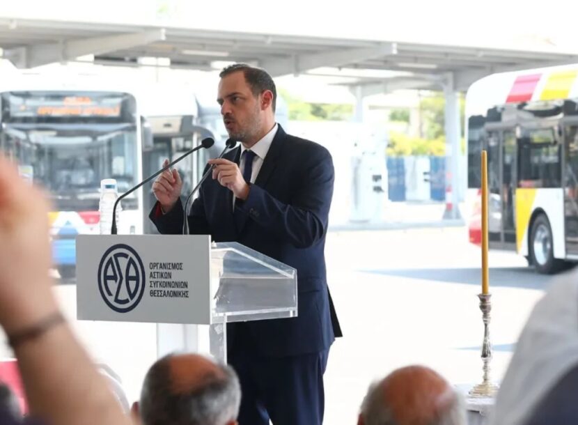 Θεσσαλονίκη: Παρουσιάστηκαν τα 50 νέα αρθρωτά ηλεκτρικά λεωφορεία του ΟΑΣΘ - Στους δρόμους από 1η Σεπτεμβρίου