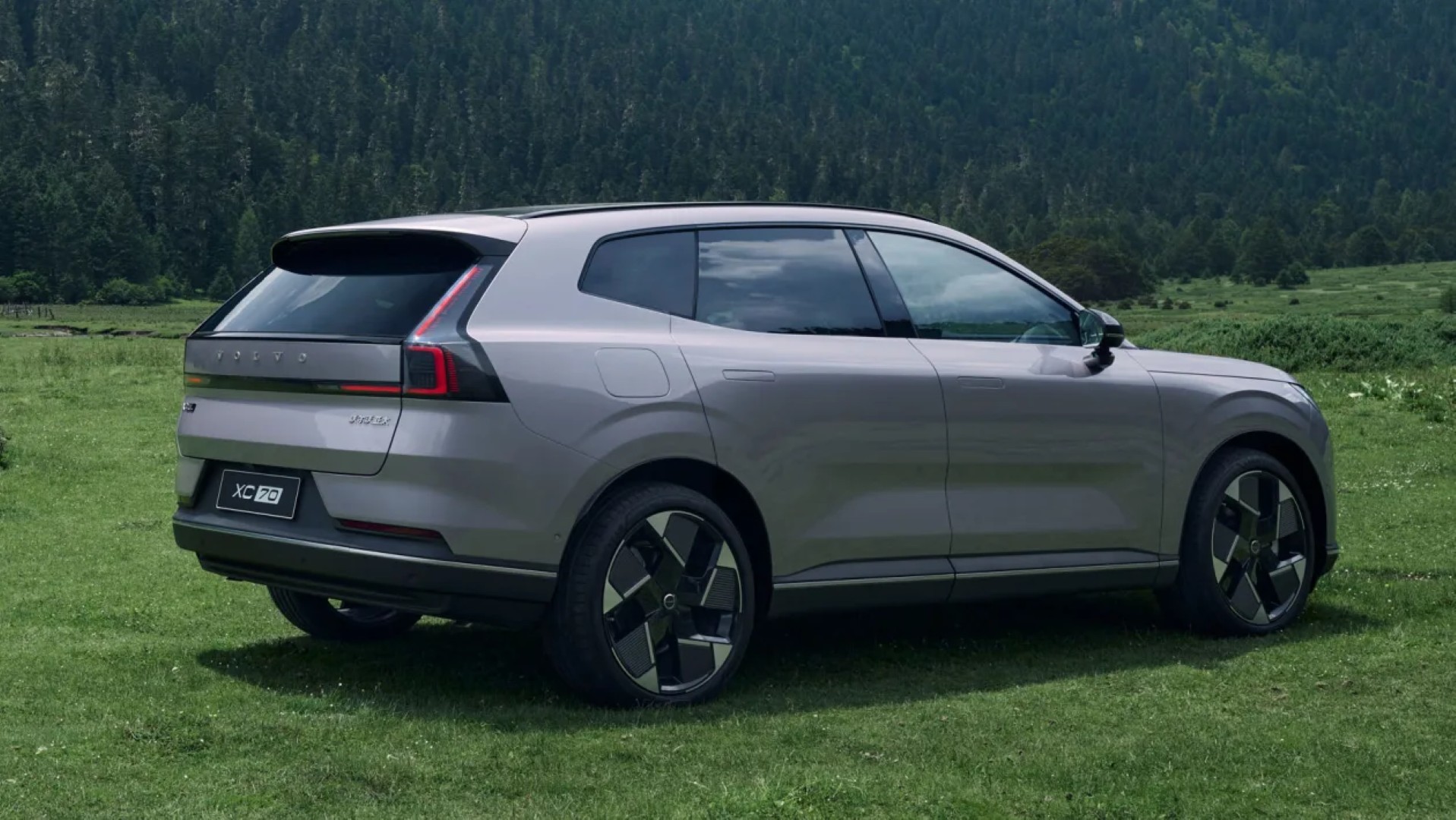 Volvo XC70 (2026): Οδηγούμε το κομψό plug-in υβριδικό που εντυπωσιάζει με την ηλεκτρική του αυτονομία