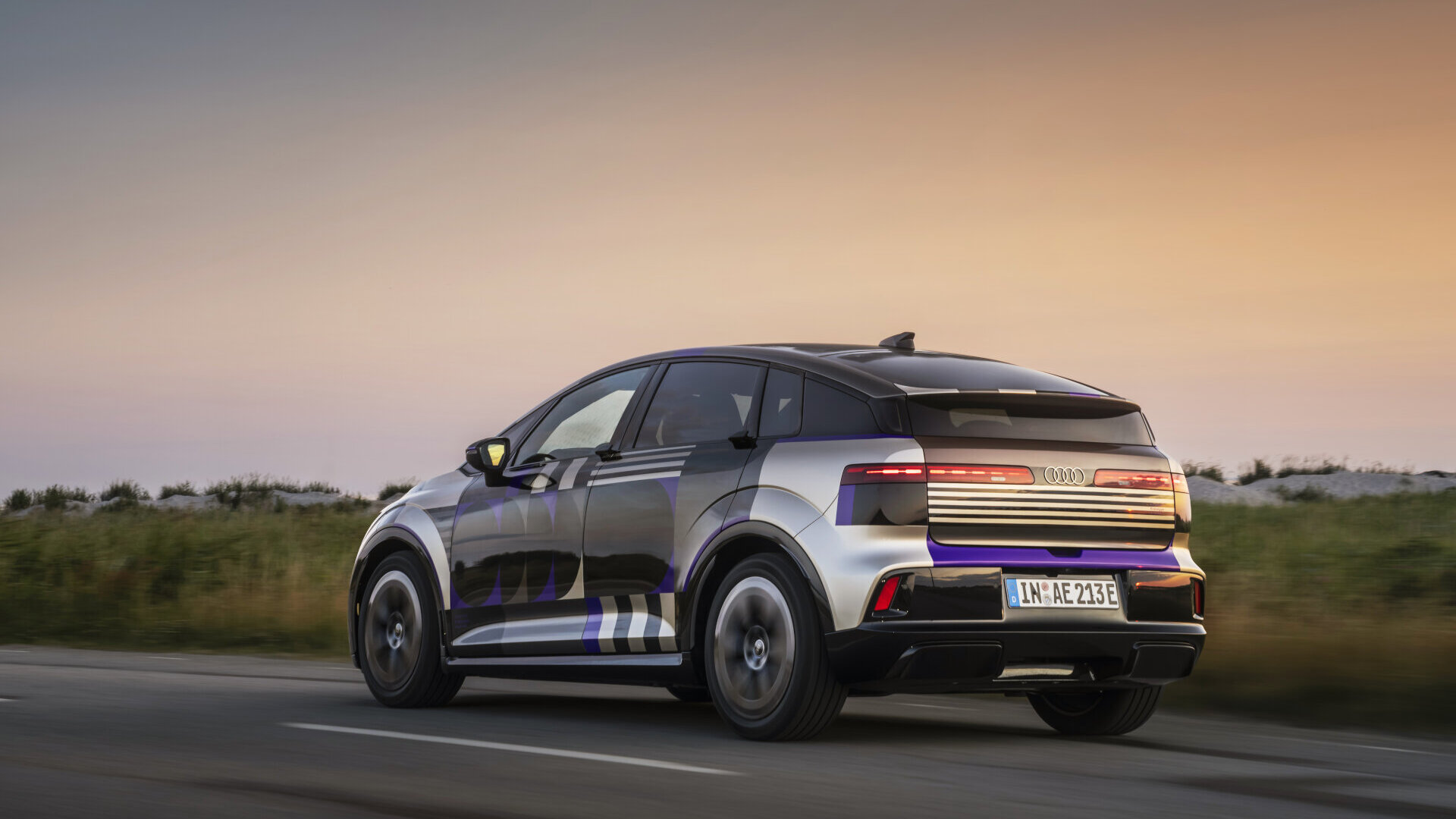 Audi A2 e tron cover (3)