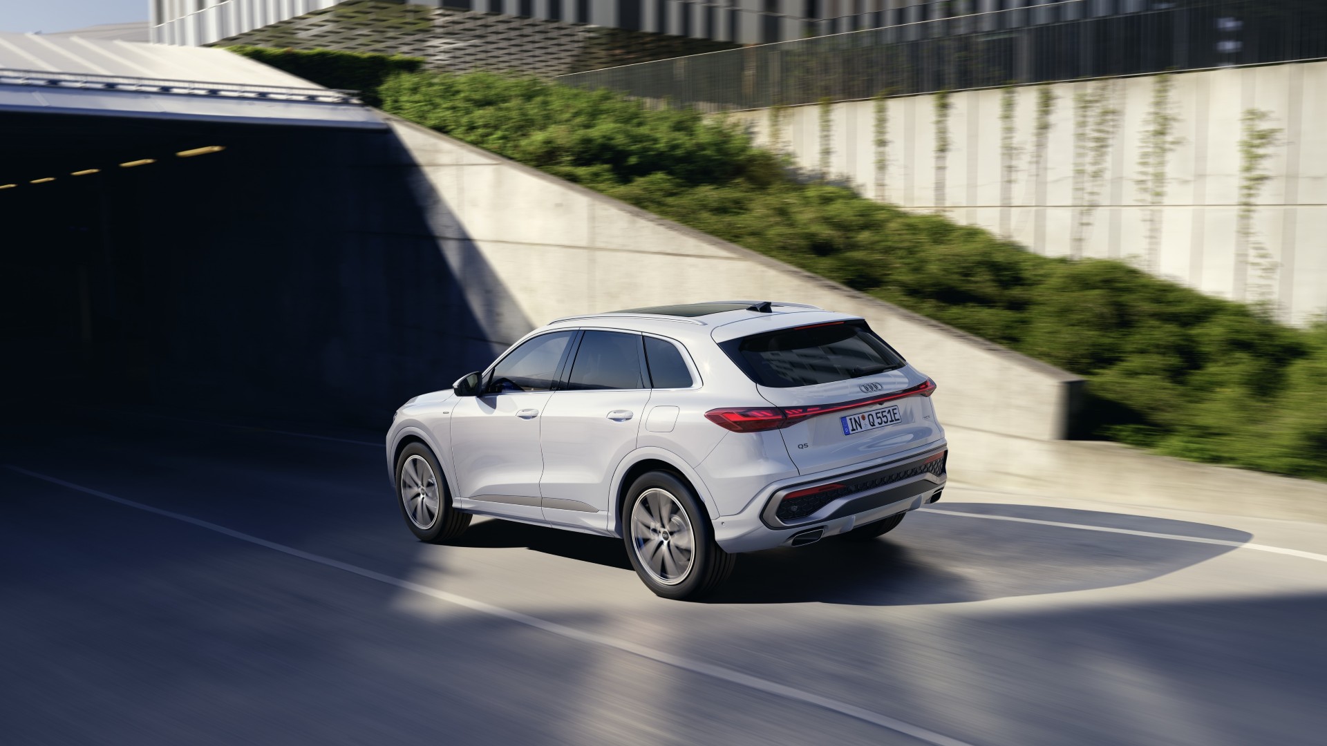 Δοκιμάζουμε το Audi Q5 SUV e-hybrid quattro των 367 ίππων