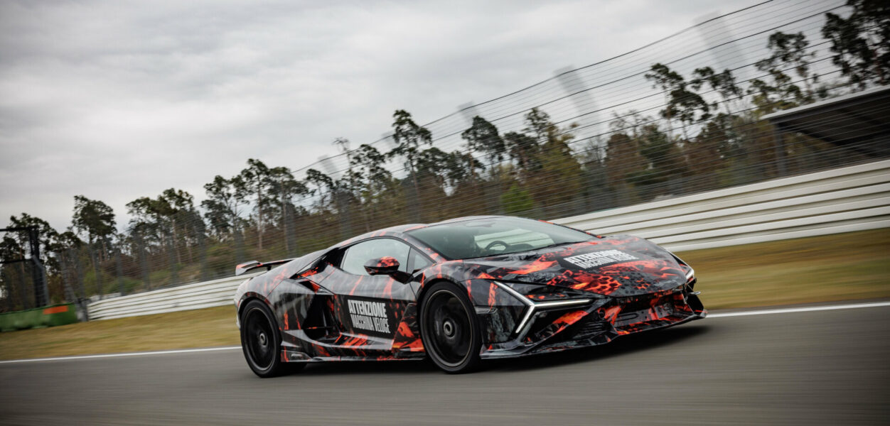 Lamborghini Revuelto SV (1)