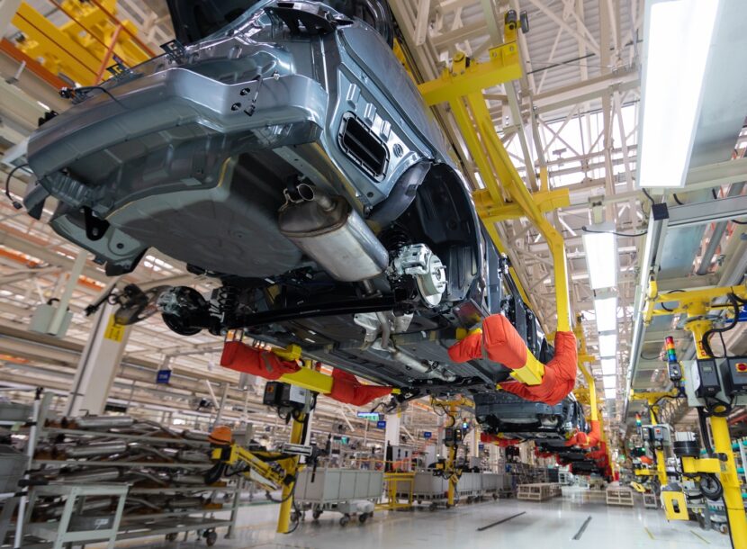 transfer of car body bottom view robotic equipmen 2026 01 08 07 22 39 utc