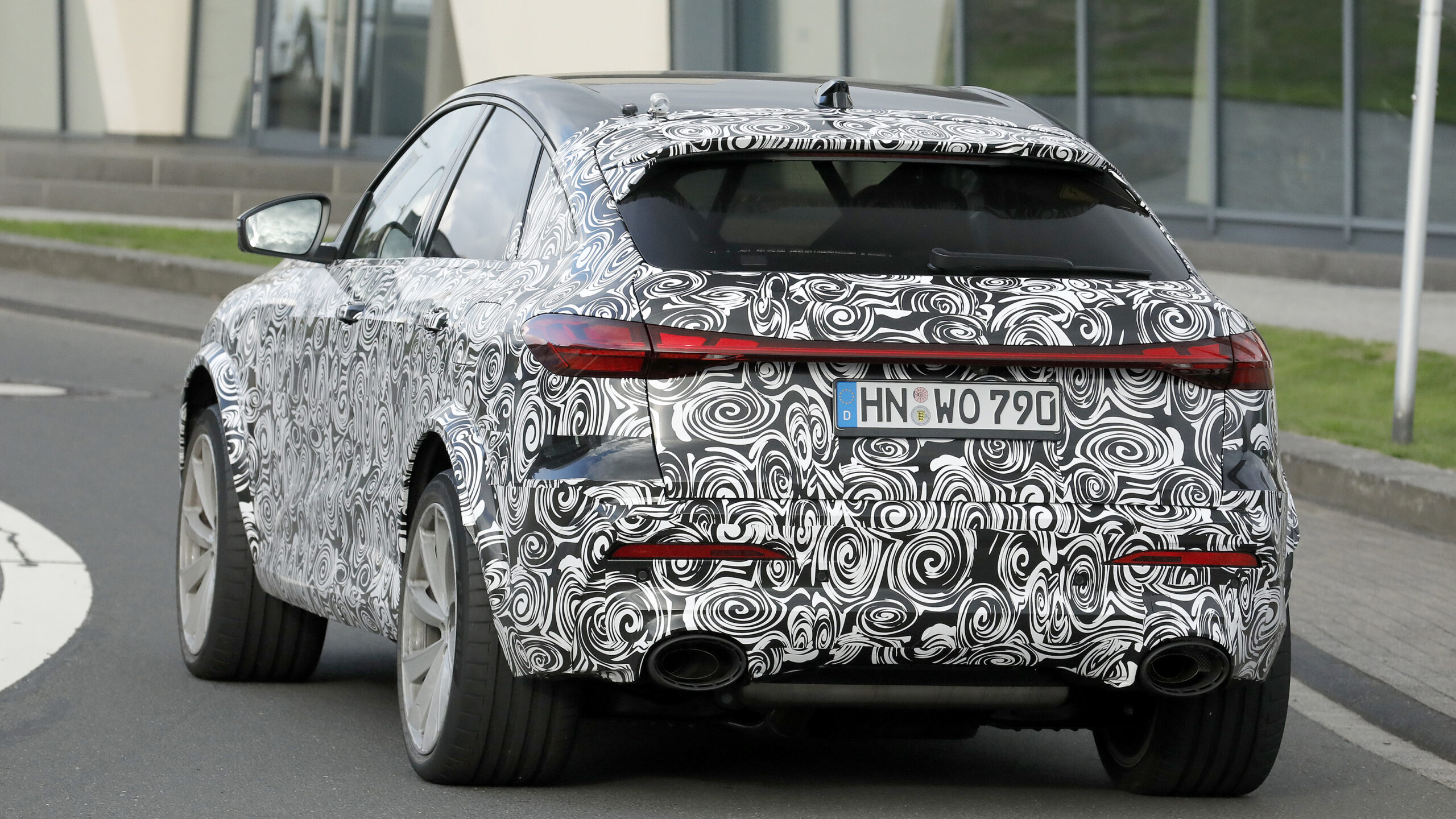 Audi RS Q5 Sportback spy shots (5)
