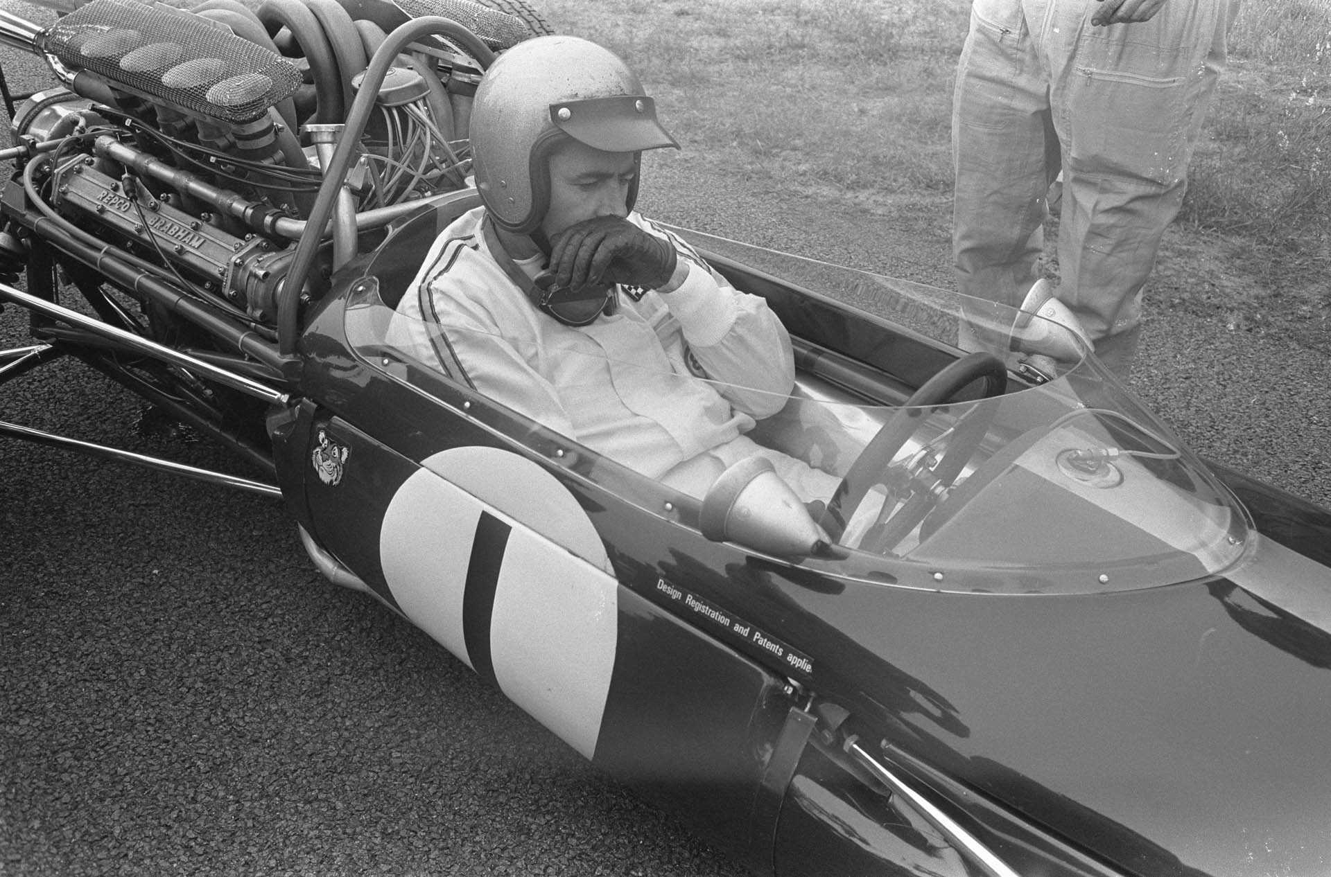 F1 Jack Brabham (Brabham) 1967 Dutch GP.jpg F1 Jack Brabham (Brabham) 1967 Dutch GP.jpg