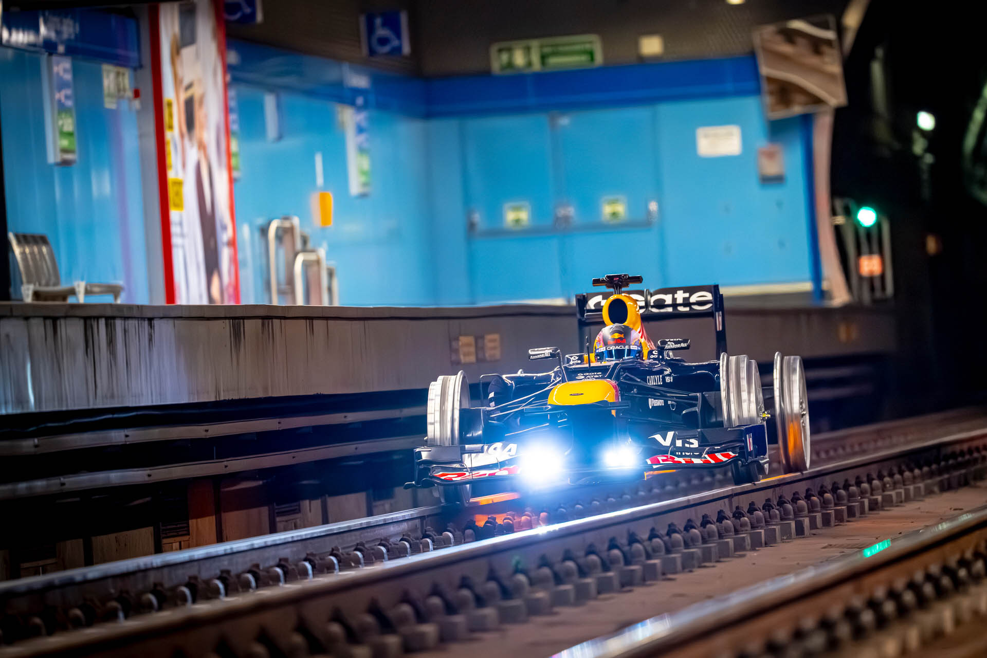 F1 Red Bull RB8 Madrid Metro (1) F1 Red Bull RB8 Madrid Metro (1)