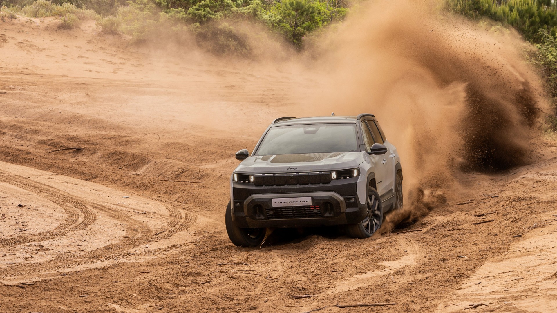 Jeep Compass new 4xe 1 Jeep Compass: Νέες εκδόσεις από 37.990 ευρώ και με έως 660 χιλιόμετρα αυτονομίας