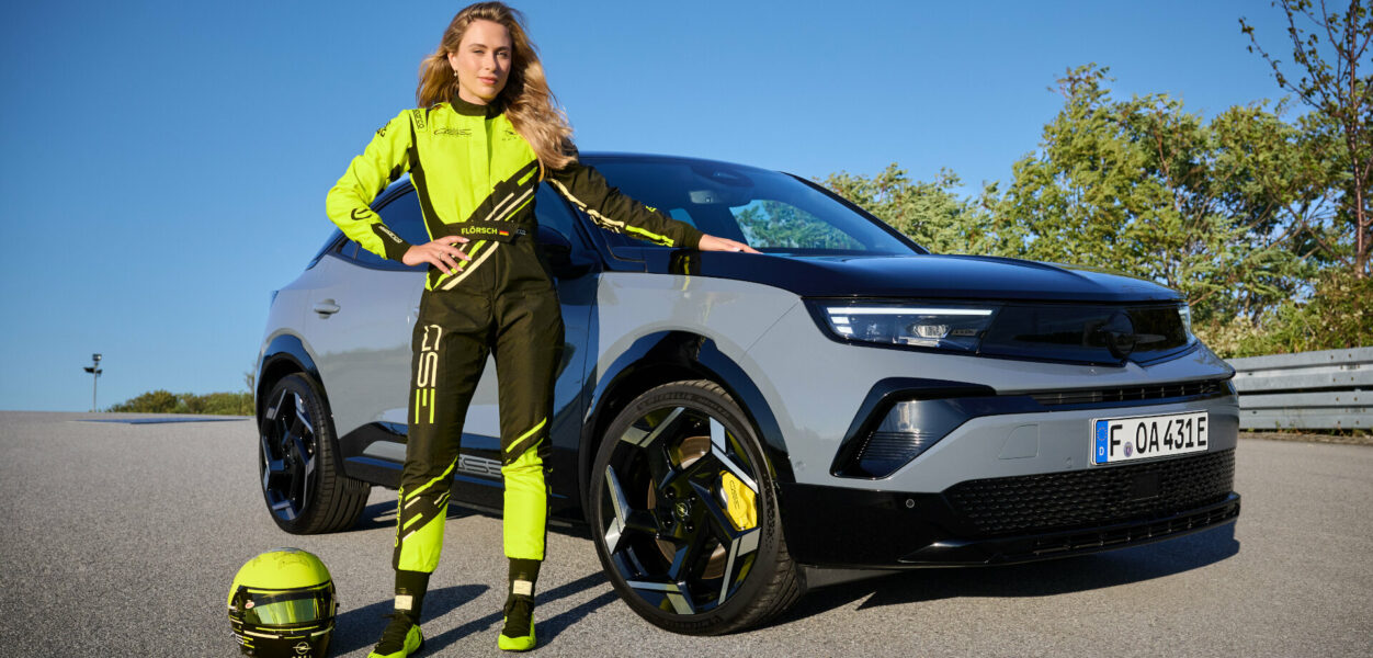 Opel Mokka GSE with Brand Ambassador Sophia Florsch(4)