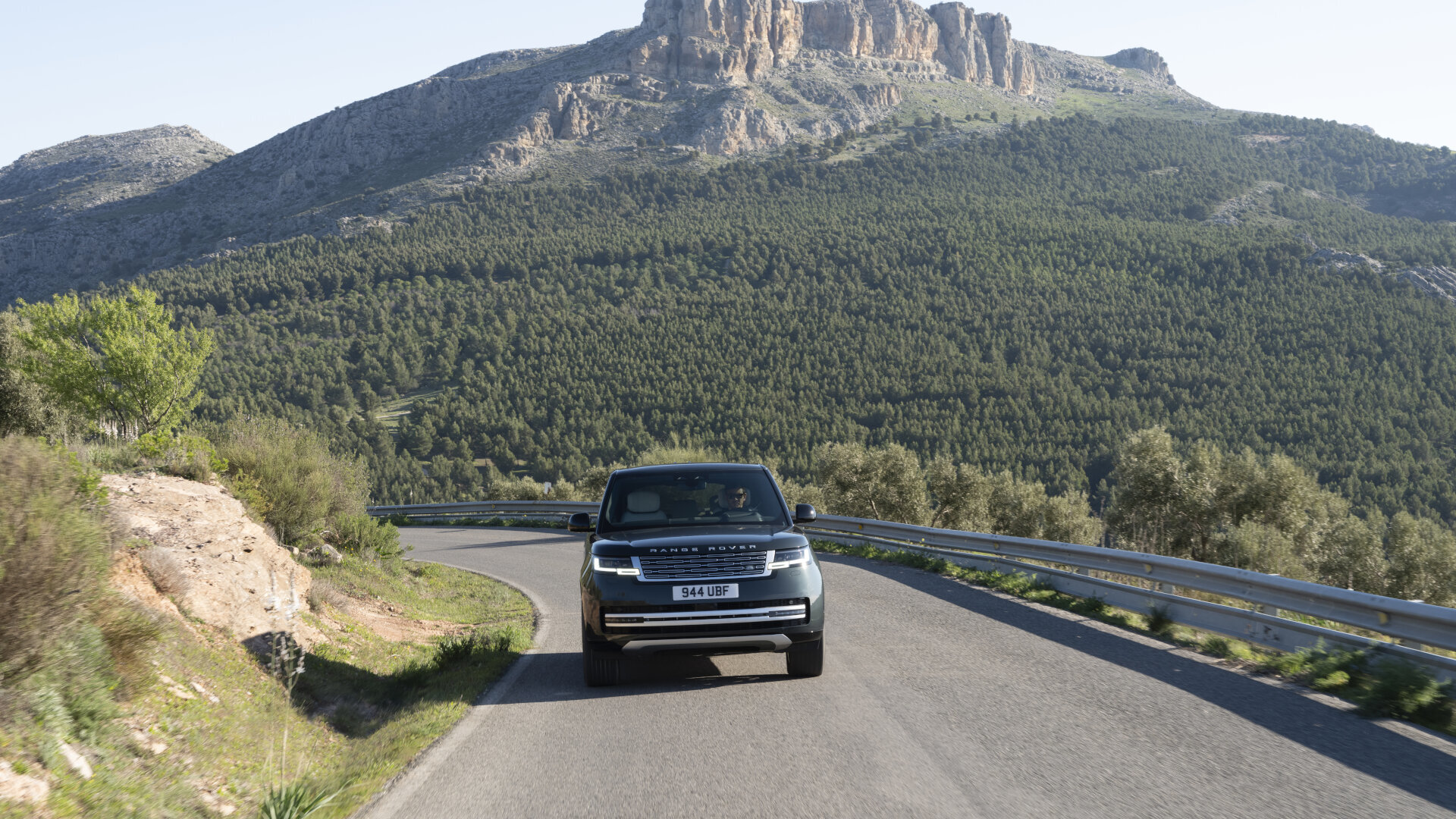 RANGE ROVER ELECTRIC 2026 (1)