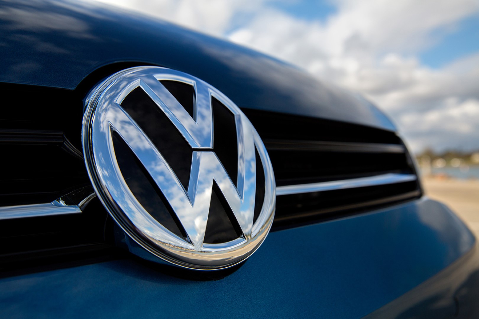 Volkswagen: Το χρονικό μιας κρίσης που απειλεί 4 εργοστάσια στη Γερμανία