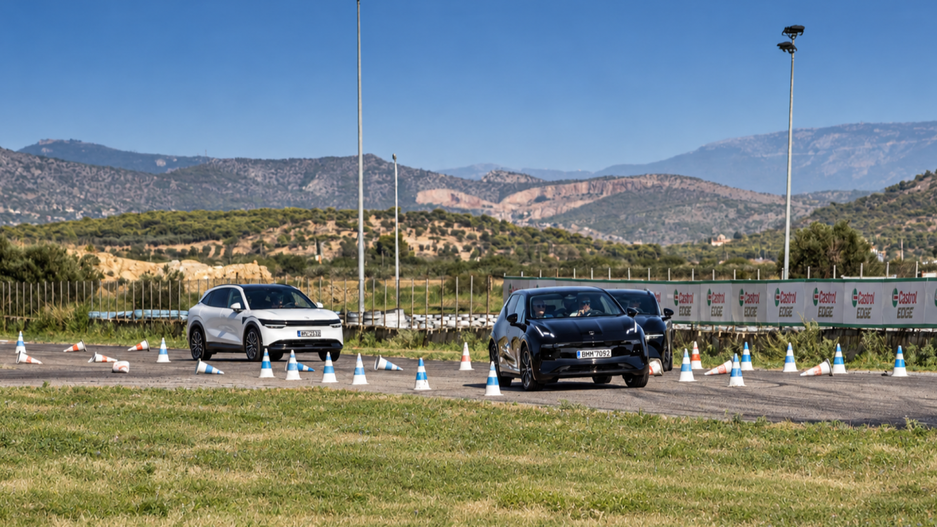 Zeekr Driving Days: Η Zeekr «ηλεκτρίζει» την πίστα των Μεγάρων