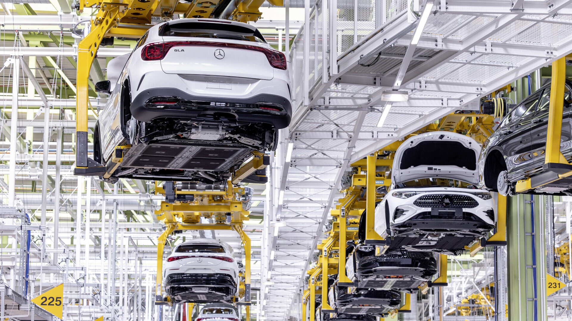 mercedes benz gla factory 2026 (5)