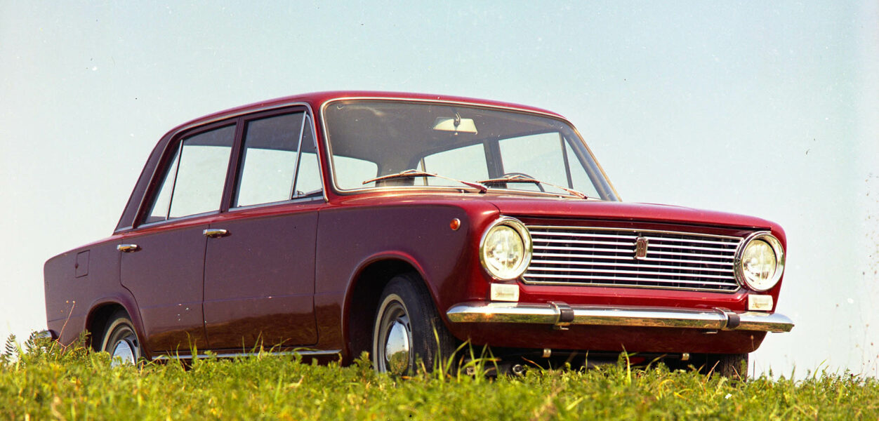 01 Mi Chiamo Fiat 124 Fiat 124 berlina (2)