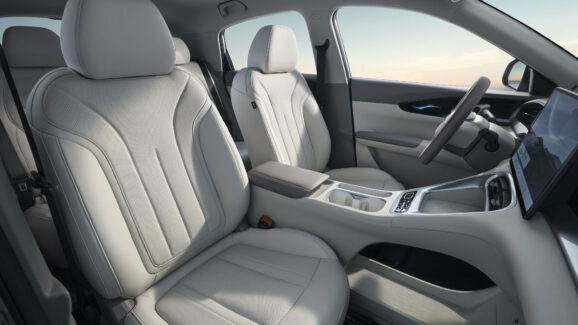 Geely E2 (5)