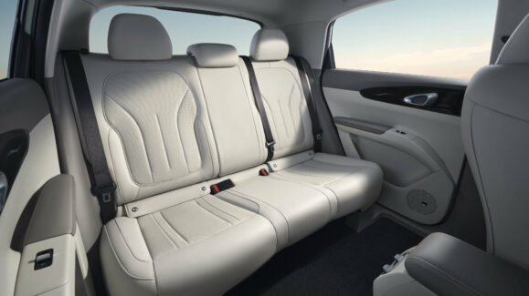 Geely E2 (6)
