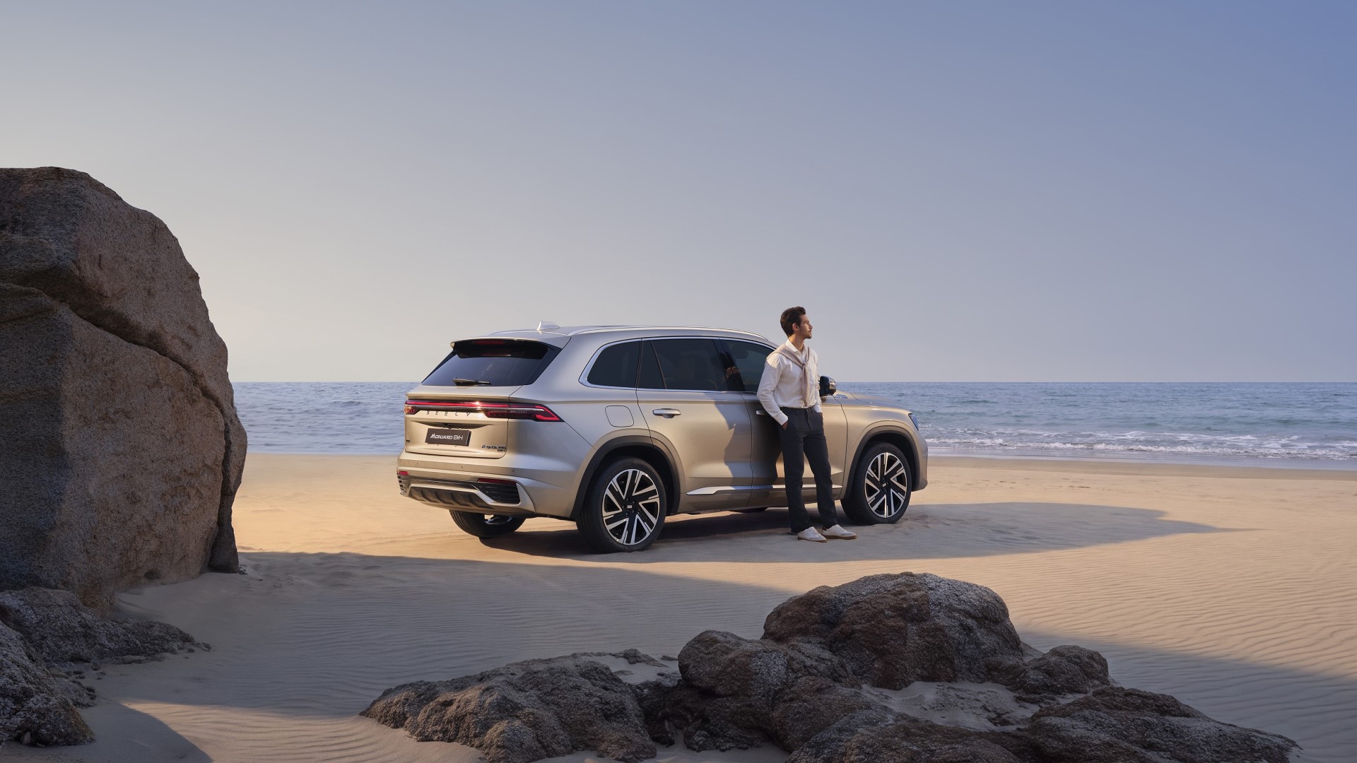 Geely Monjaro EM-i: Το νέο plug-in υβριδικό SUV παρουσιάστηκε στο Παρίσι