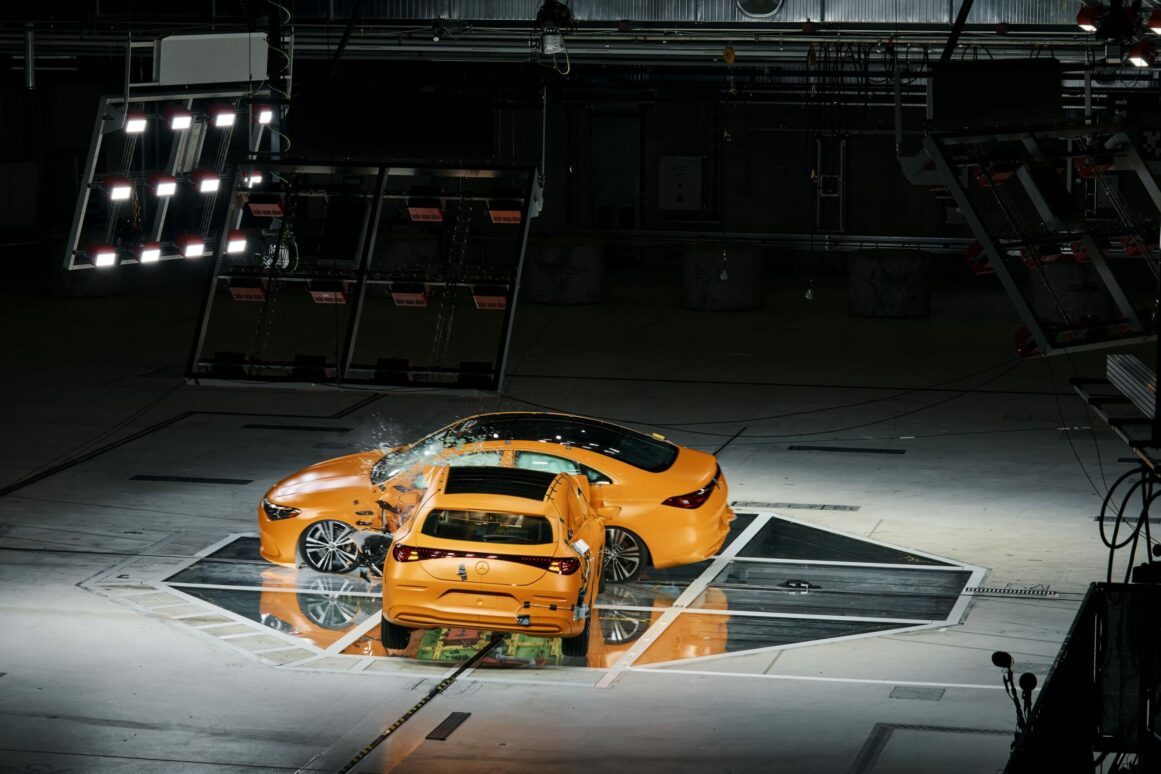 Mercedes Benz CLA safety test (7)