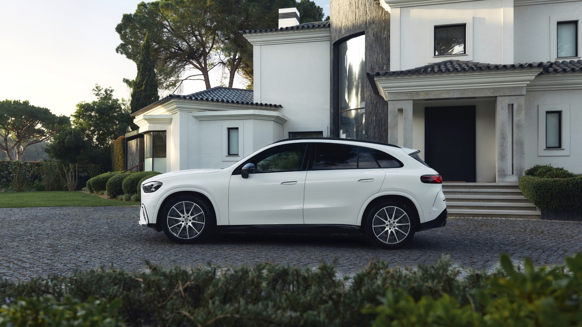 StarLeasing: Η Mercedes-Benz γιορτάζει 140 χρόνια ιστορίας με 140 GLC από 499 ευρώ τον μήνα