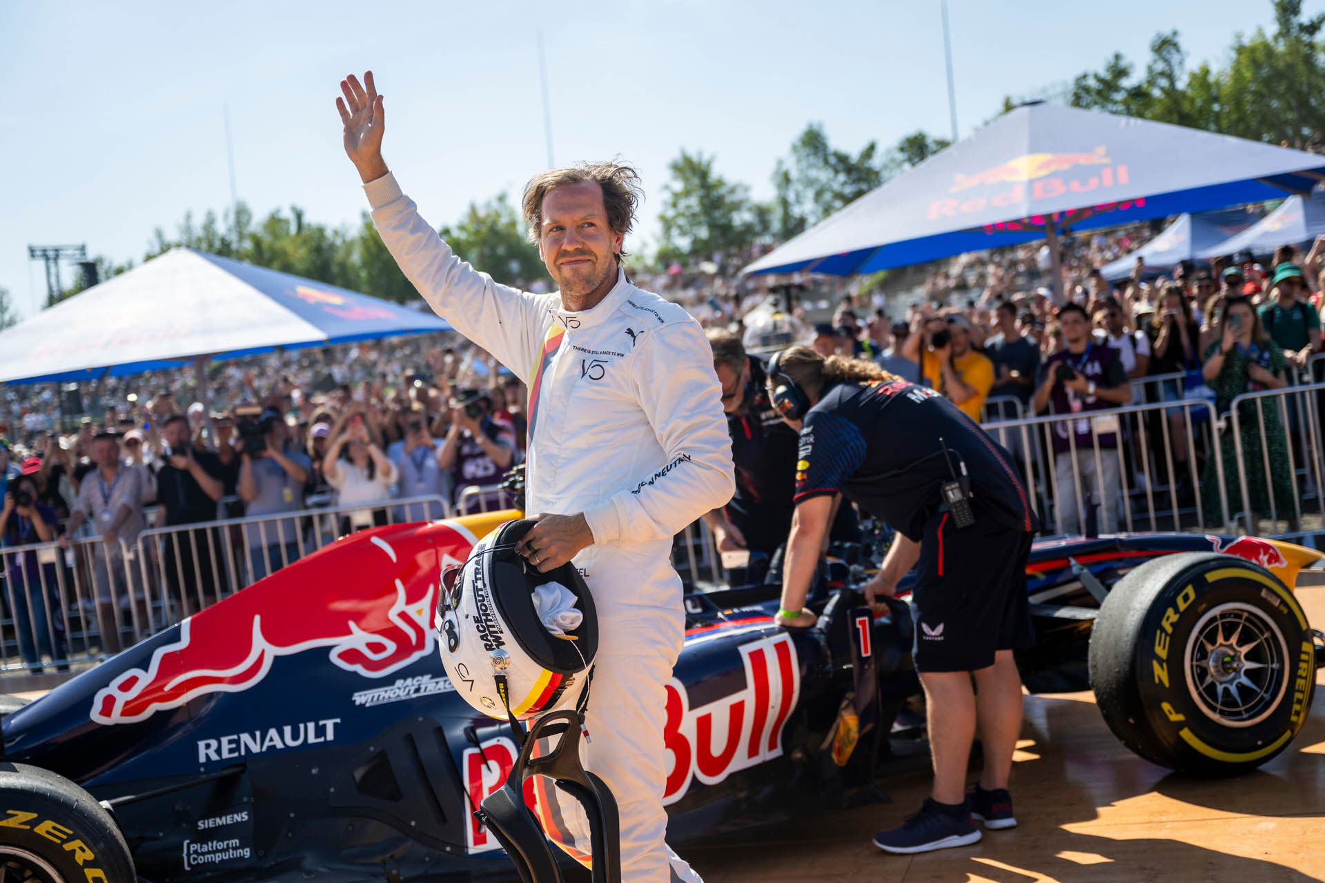 Sebastian Vettel (4) Sebastian Vettel (4)